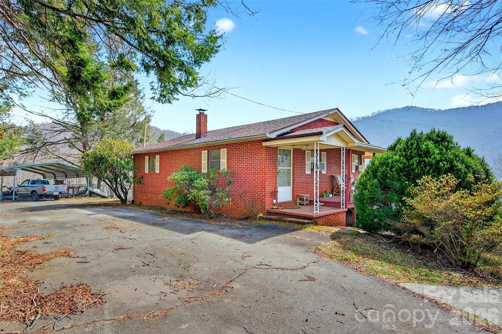 1306 Fork Mountain Road Bakersville NC 28705