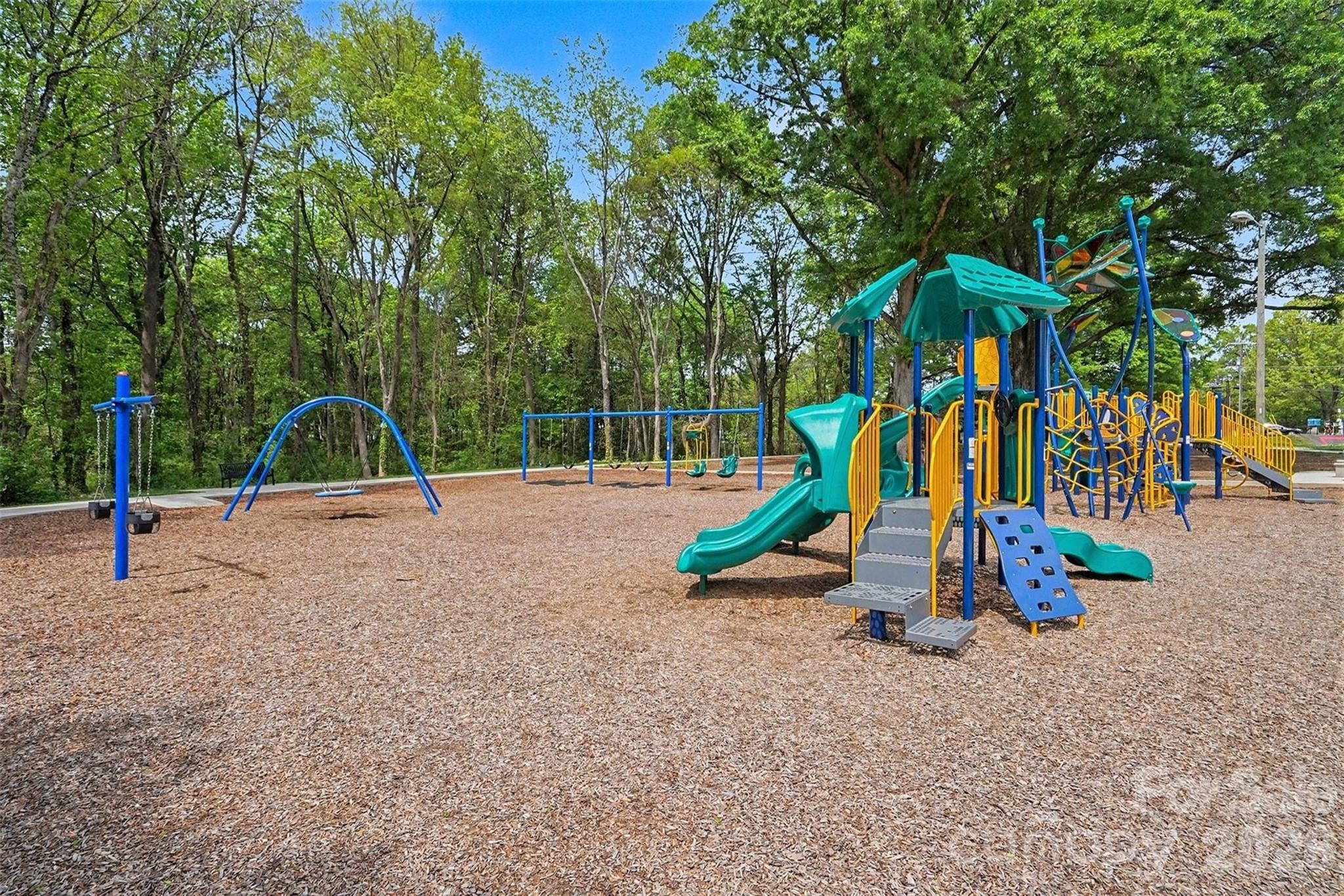 1215 Mcallister Drive Charlotte NC 28216