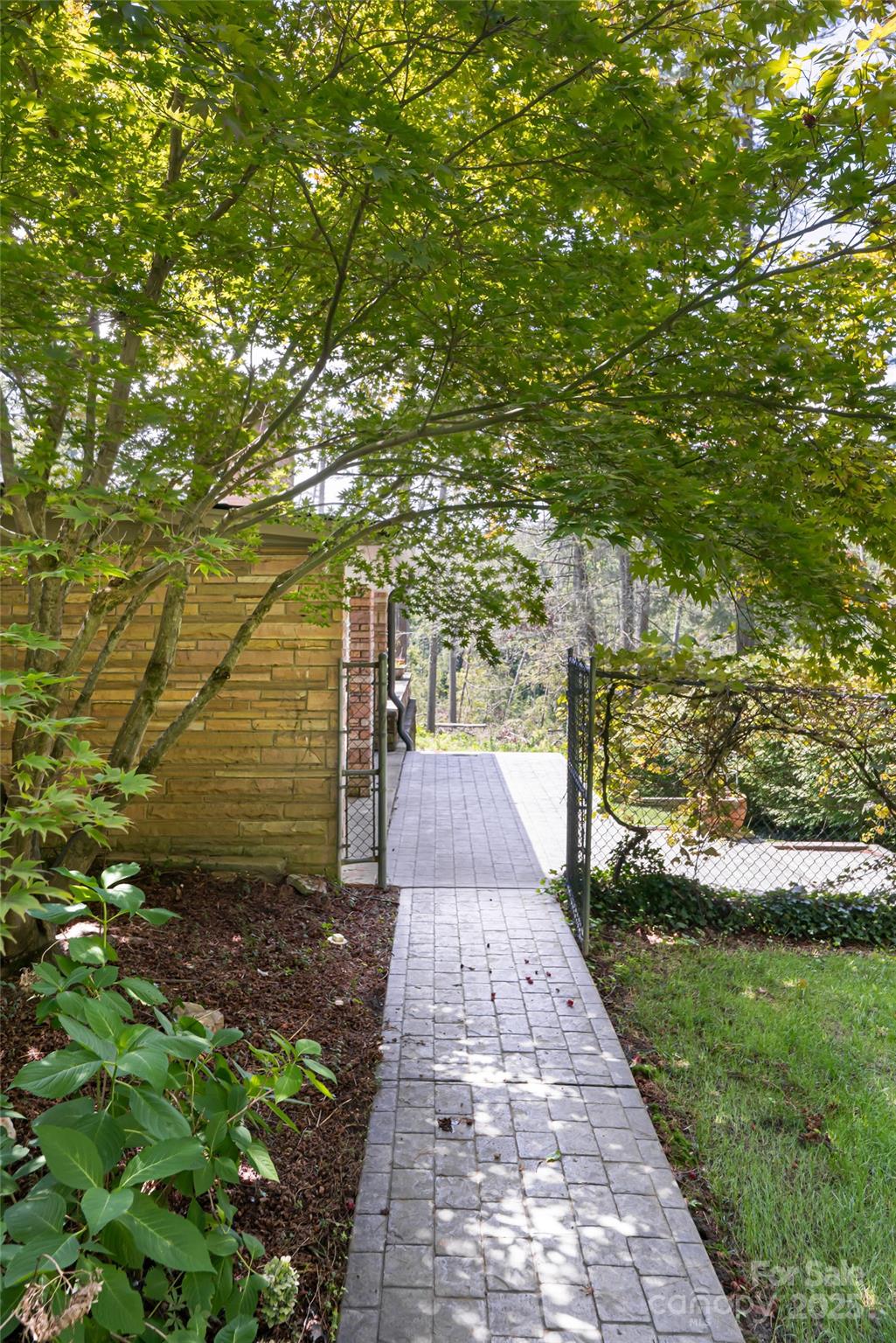 426 Vanderbilt Road Asheville NC 28803