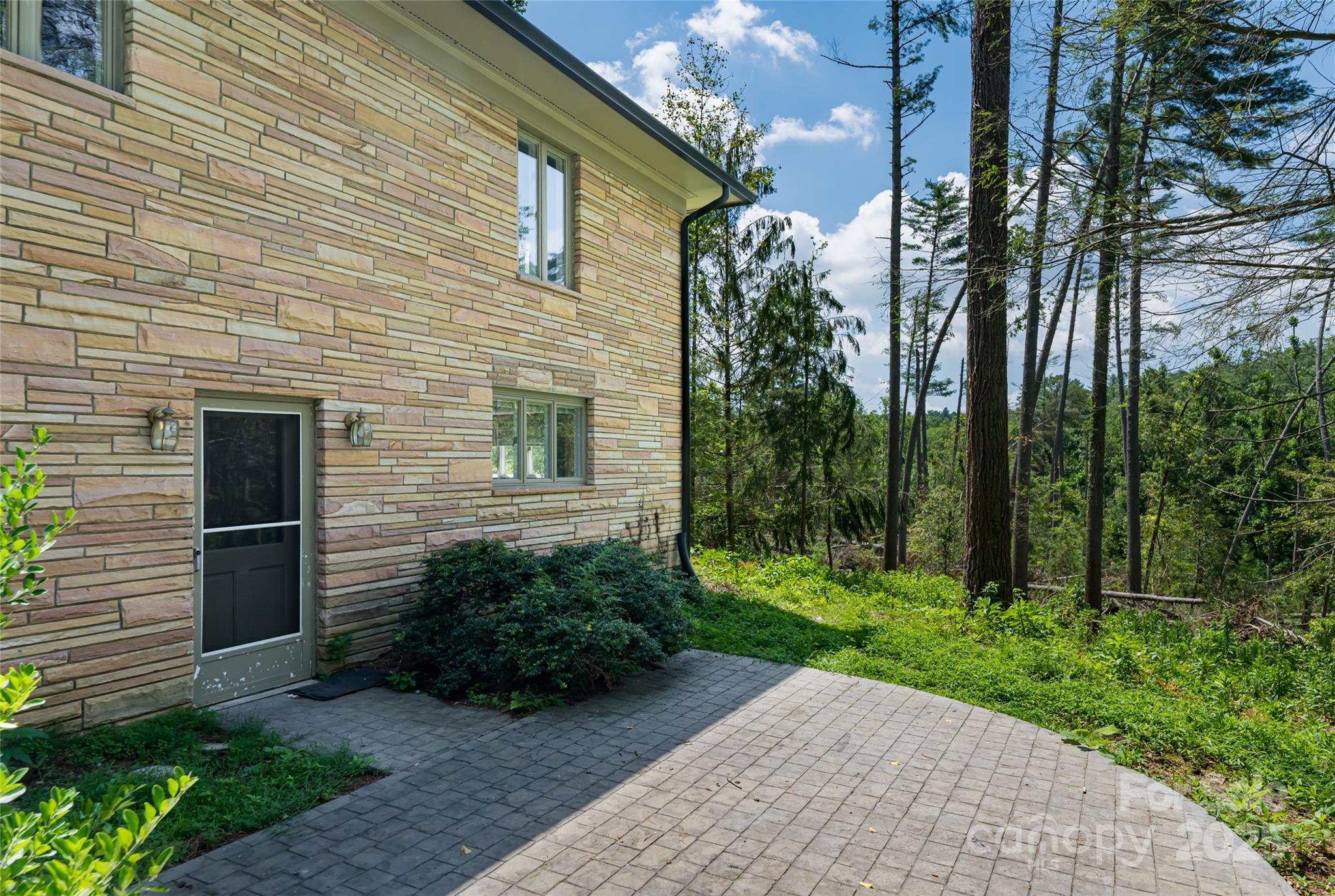 426 Vanderbilt Road Asheville NC 28803