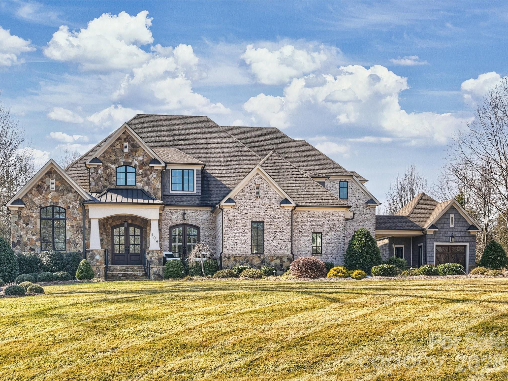 104 Crest Court Matthews NC 28104