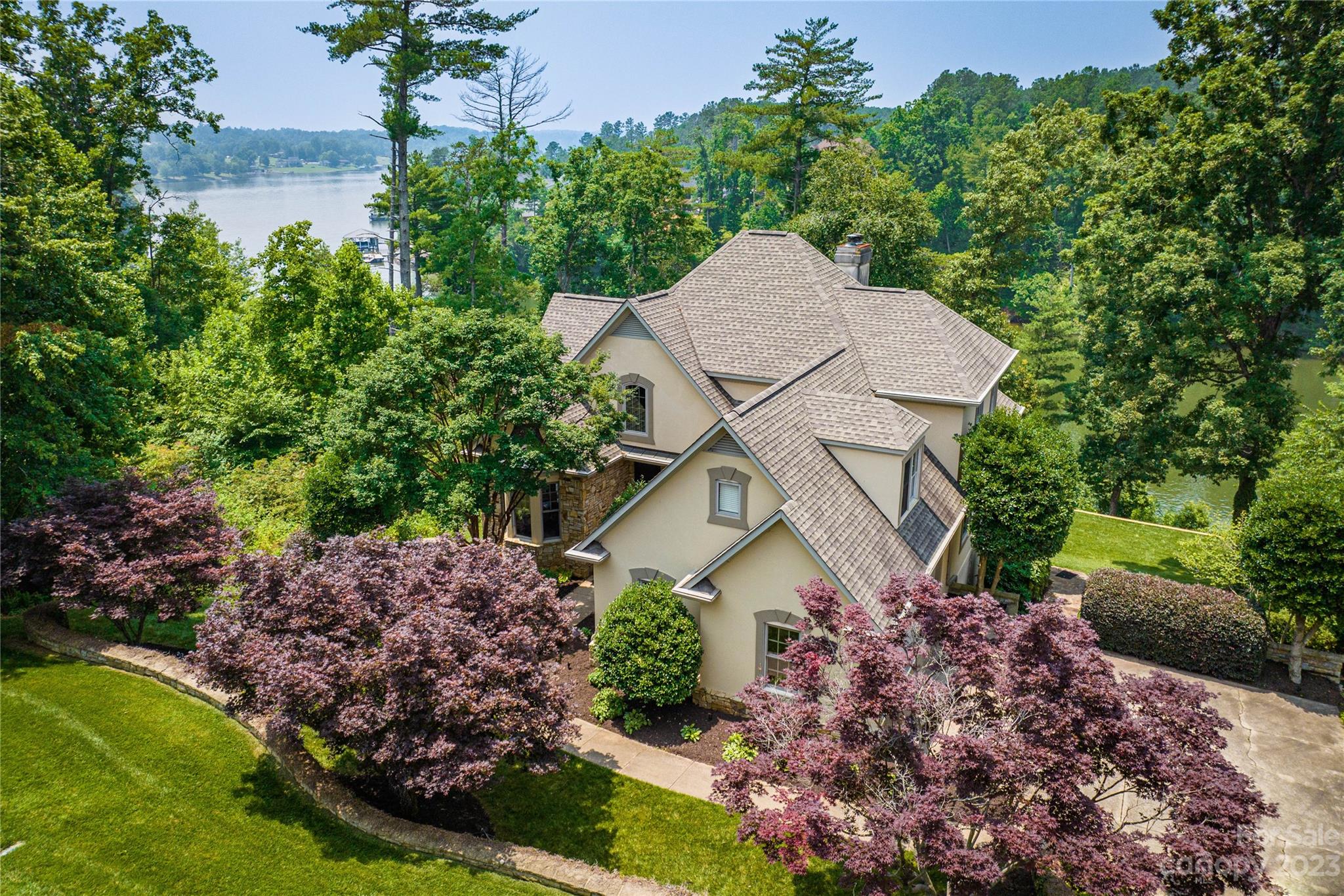 944 N Shore Drive Hickory NC 28601