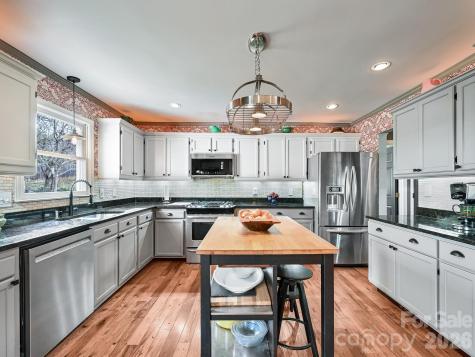 17 Marlwood Court Asheville NC 28804