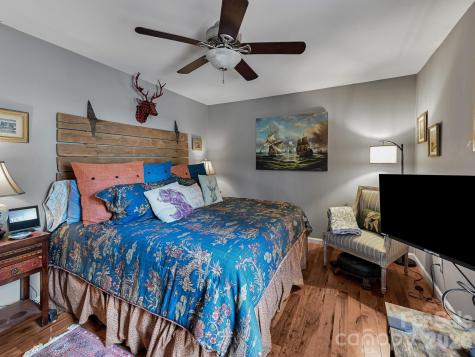 17 Marlwood Court Asheville NC 28804