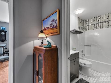 17 Marlwood Court Asheville NC 28804