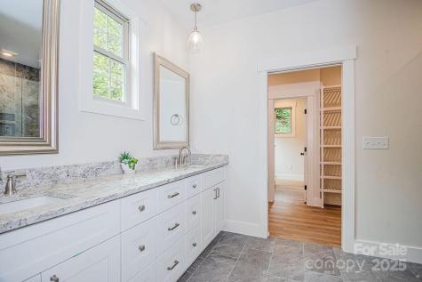 445 Governors View Road Asheville NC 28805