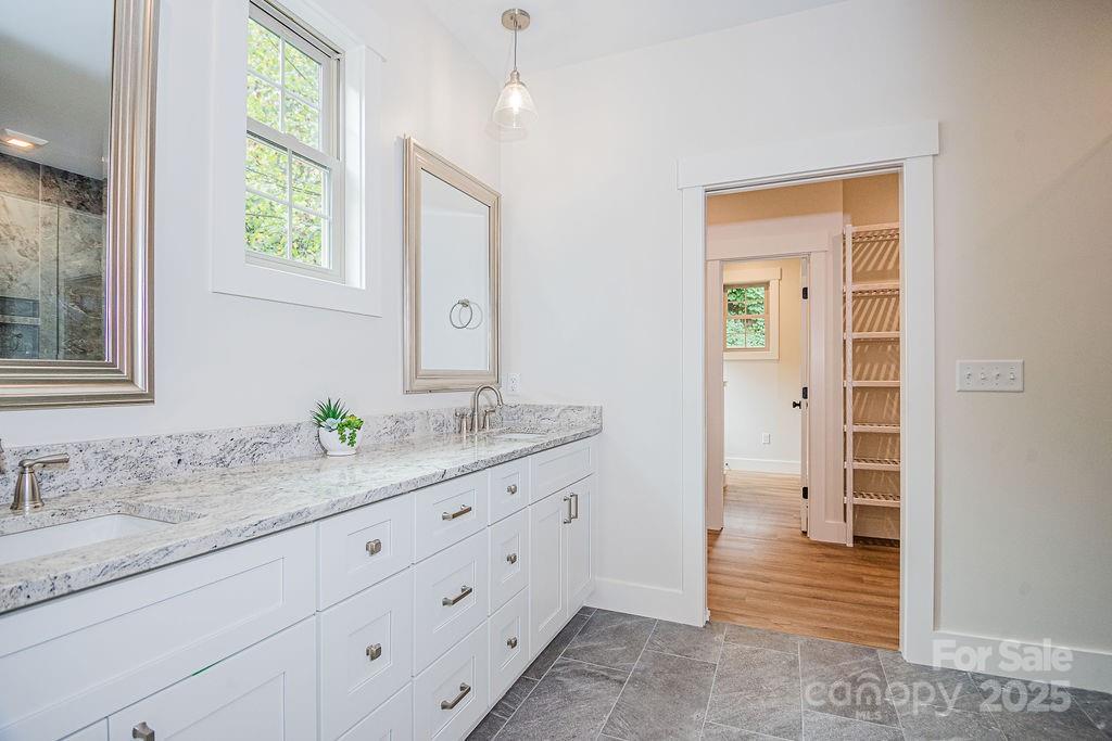 445 Governors View Road Asheville NC 28805