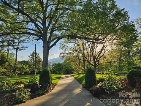 129 Woolsey Heights Waynesville NC 28786