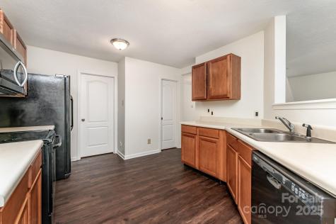 7601 Eben Drive Charlotte NC 28269