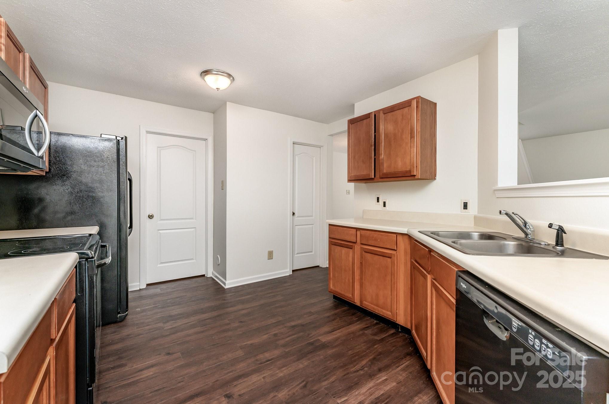 7601 Eben Drive Charlotte NC 28269