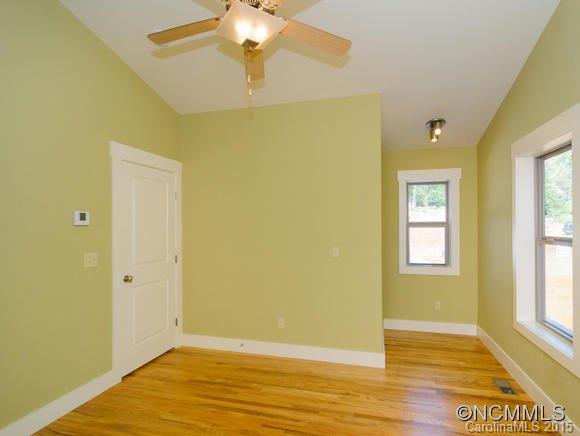 10 Moore Avenue Asheville NC 28806