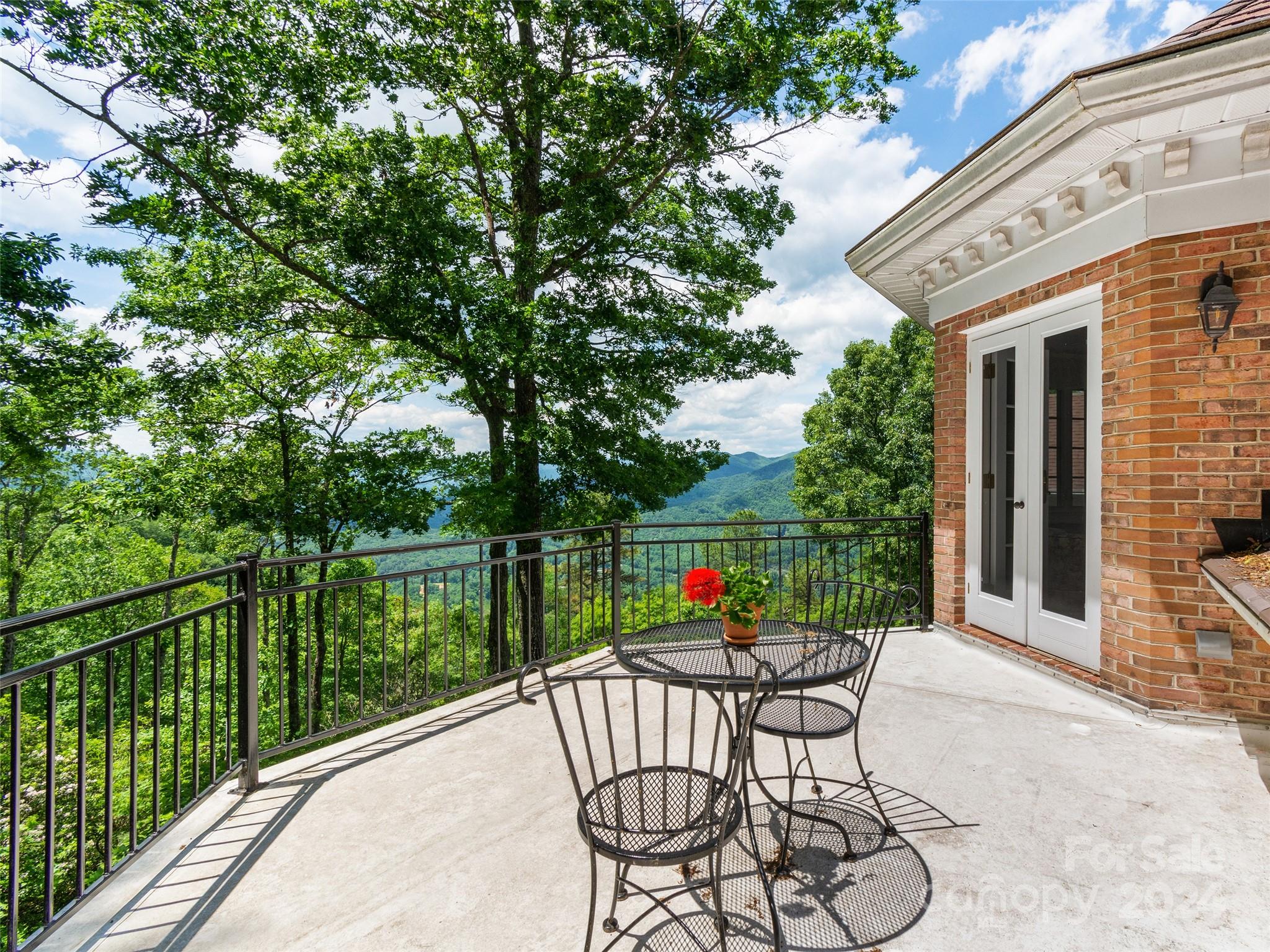 1767 Ridge Way Street Sylva NC 28779