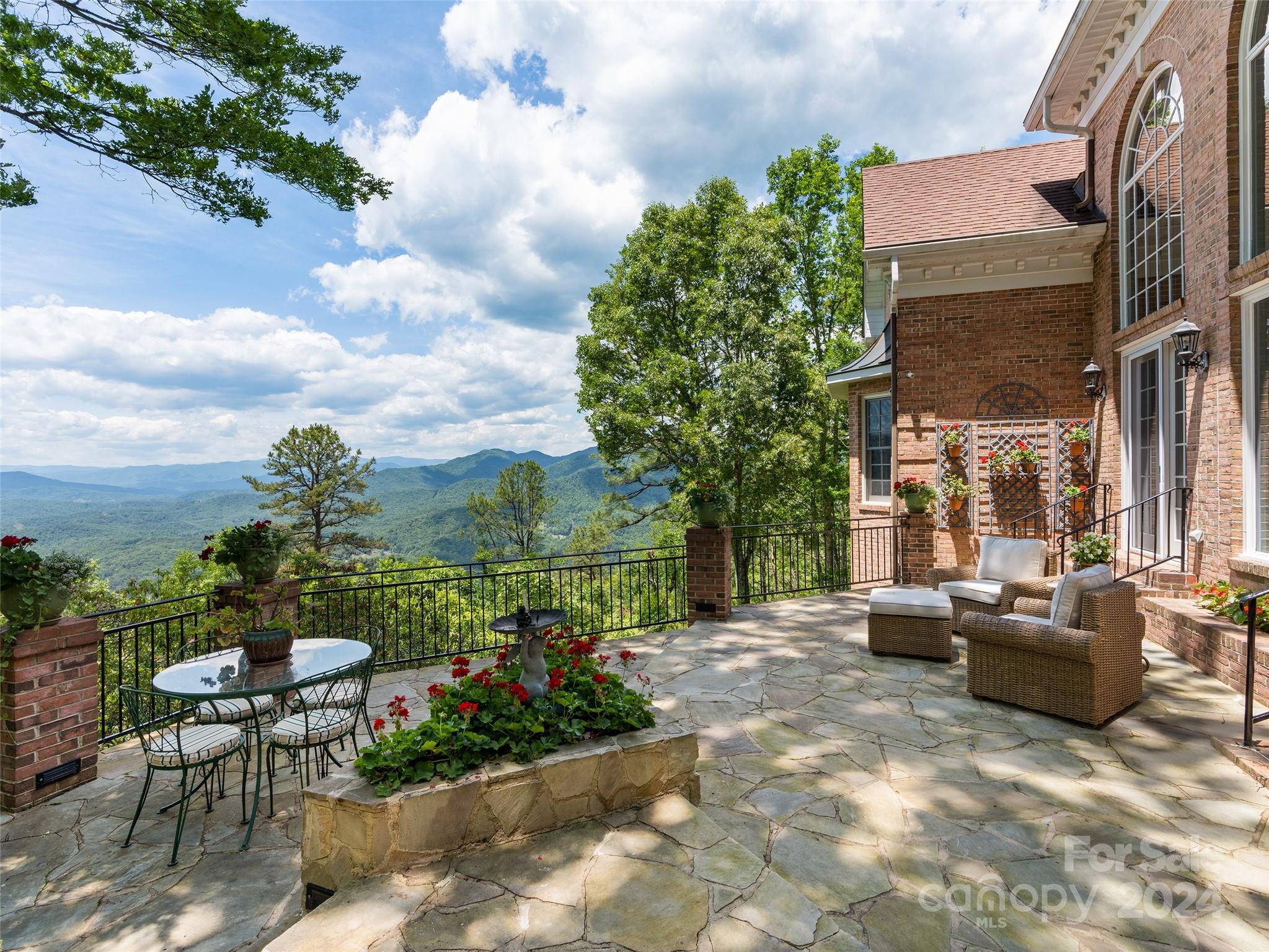 1767 Ridge Way Street Sylva NC 28779