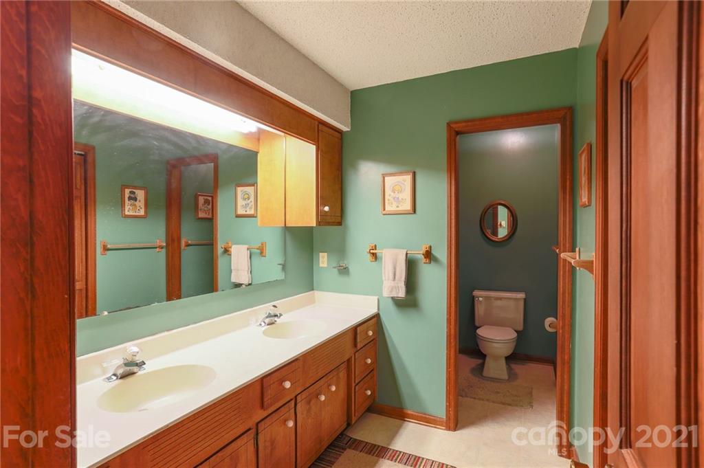 355 Poplar Drive Candler NC 28715