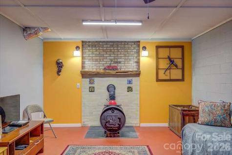 972 Harper Road Hendersonville NC 28792
