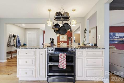 27 Spring Hill Circle Arden NC 28704