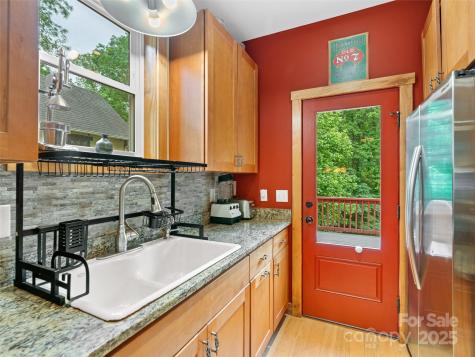 9 Reynolds Road Asheville NC 28806