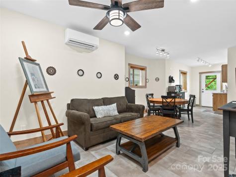 9 Reynolds Road Asheville NC 28806