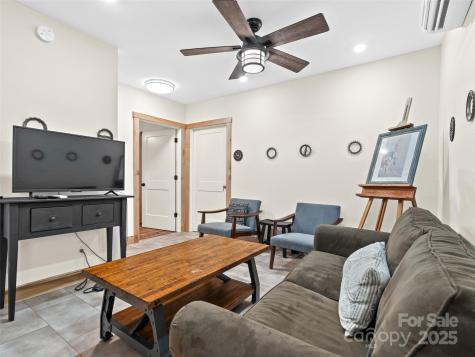 9 Reynolds Road Asheville NC 28806