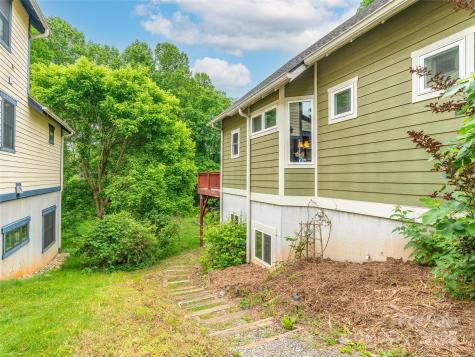 9 Reynolds Road Asheville NC 28806