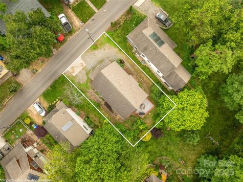 9 Reynolds Road Asheville NC 28806