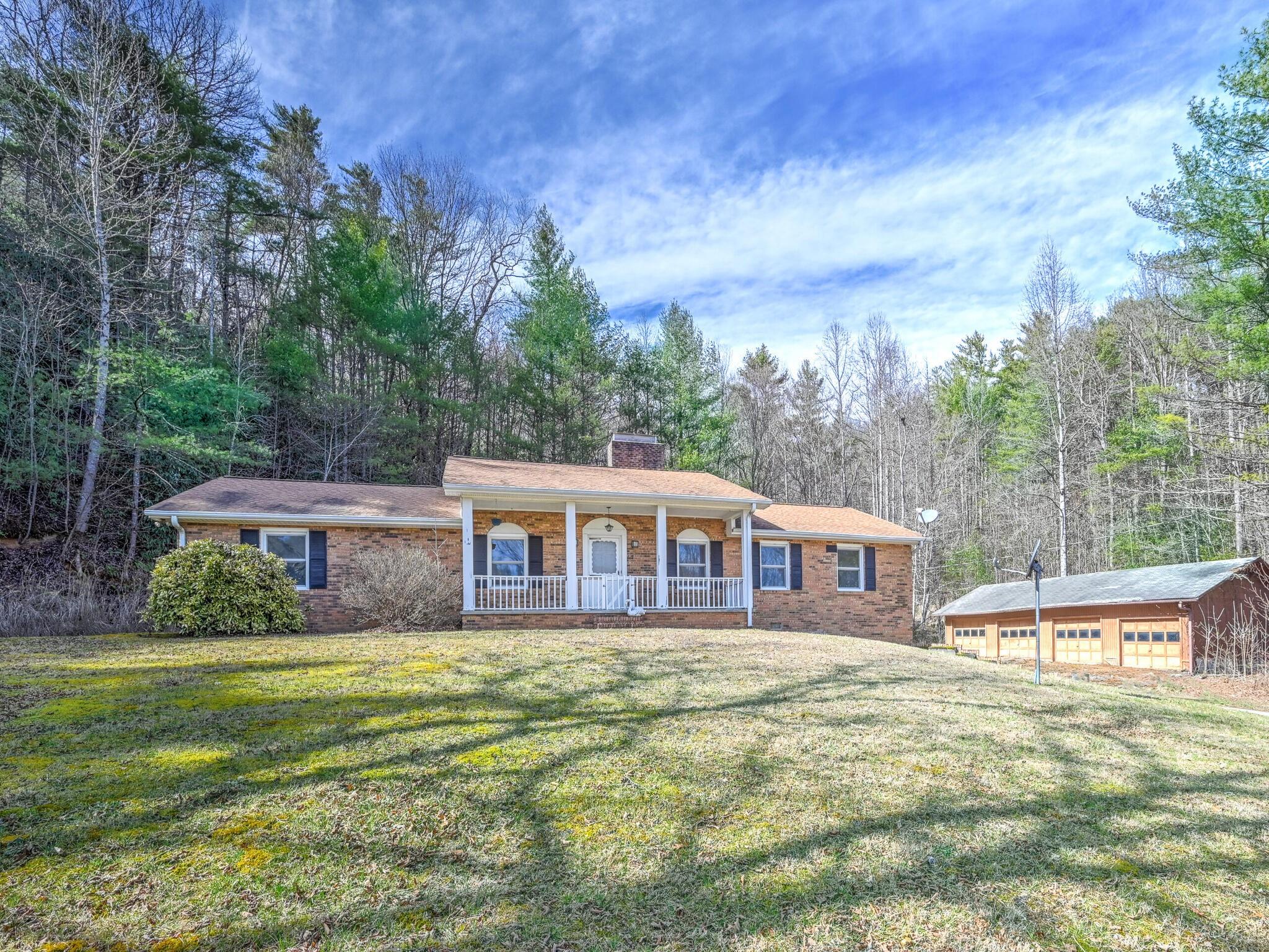 4886 Green River Road Zirconia NC 28790