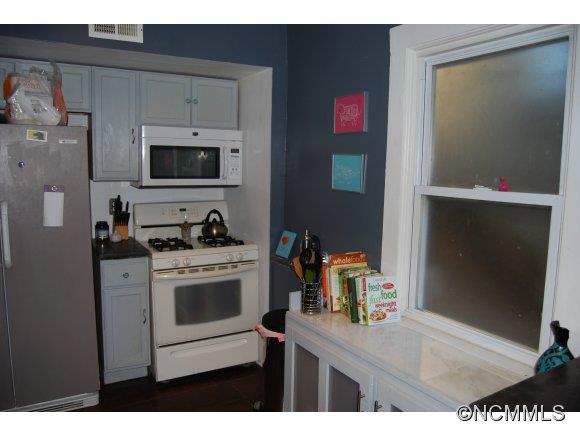 205 Courtland Place Asheville NC 28801