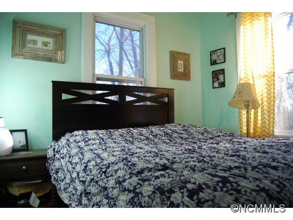 205 Courtland Place Asheville NC 28801