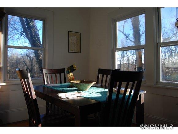 205 Courtland Place Asheville NC 28801