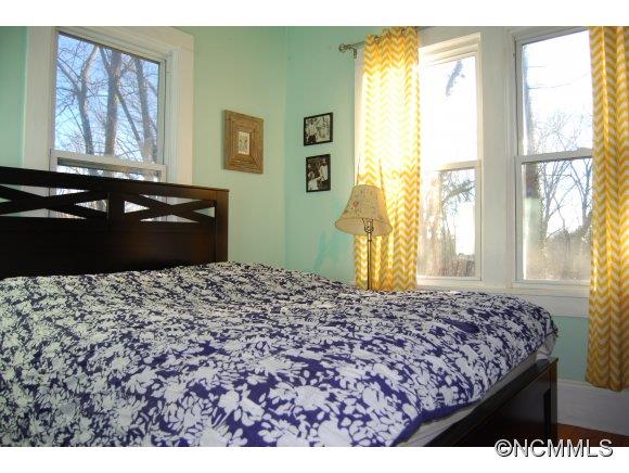 205 Courtland Place Asheville NC 28801