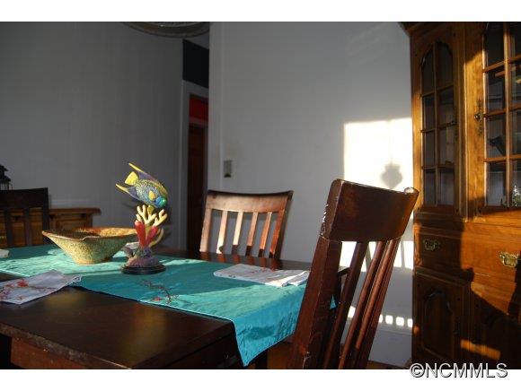 205 Courtland Place Asheville NC 28801