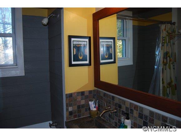 205 Courtland Place Asheville NC 28801