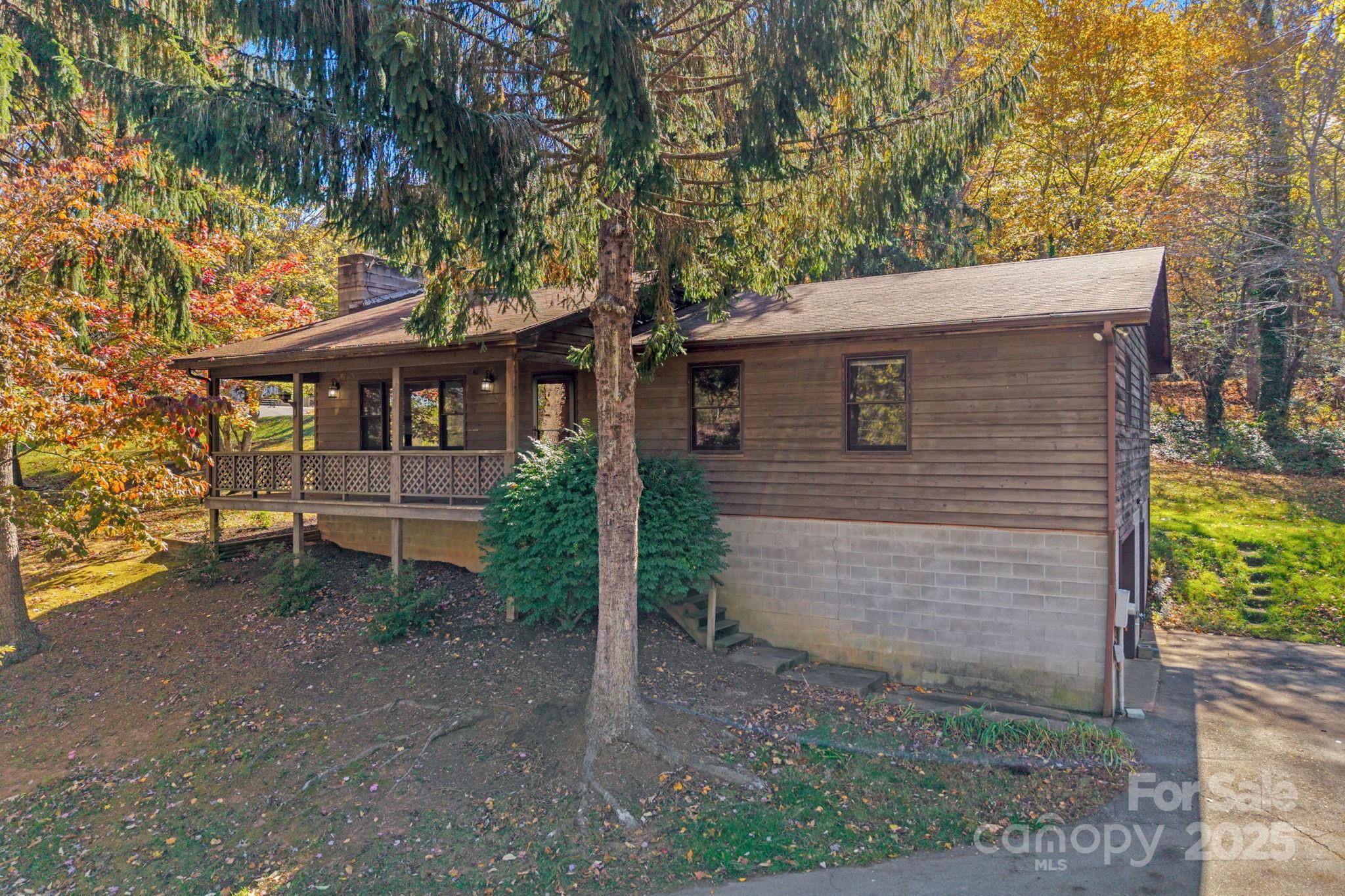 5 Smith Allen Trail Candler NC 28715