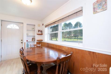 1137 Saunders Road Franklin NC 28734
