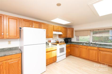 1137 Saunders Road Franklin NC 28734