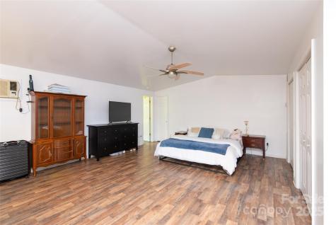 1137 Saunders Road Franklin NC 28734