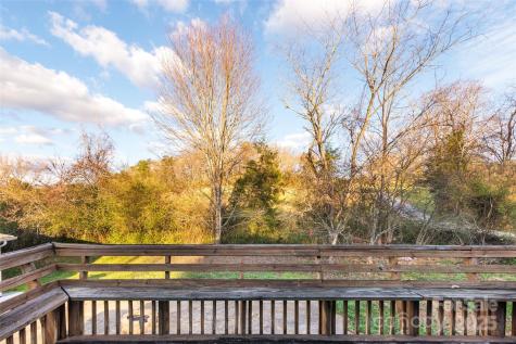 1137 Saunders Road Franklin NC 28734
