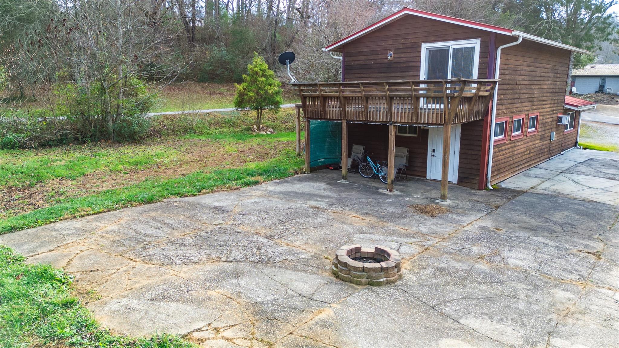 1137 Saunders Road Franklin NC 28734