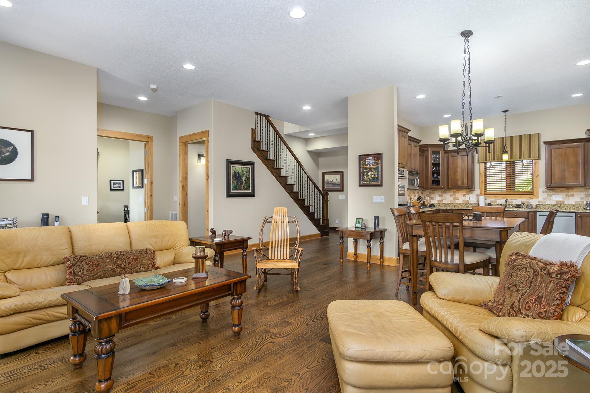 596 N Ridge Runner Road Burnsville NC 28714