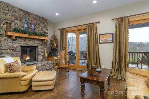 596 N Ridge Runner Road Burnsville NC 28714