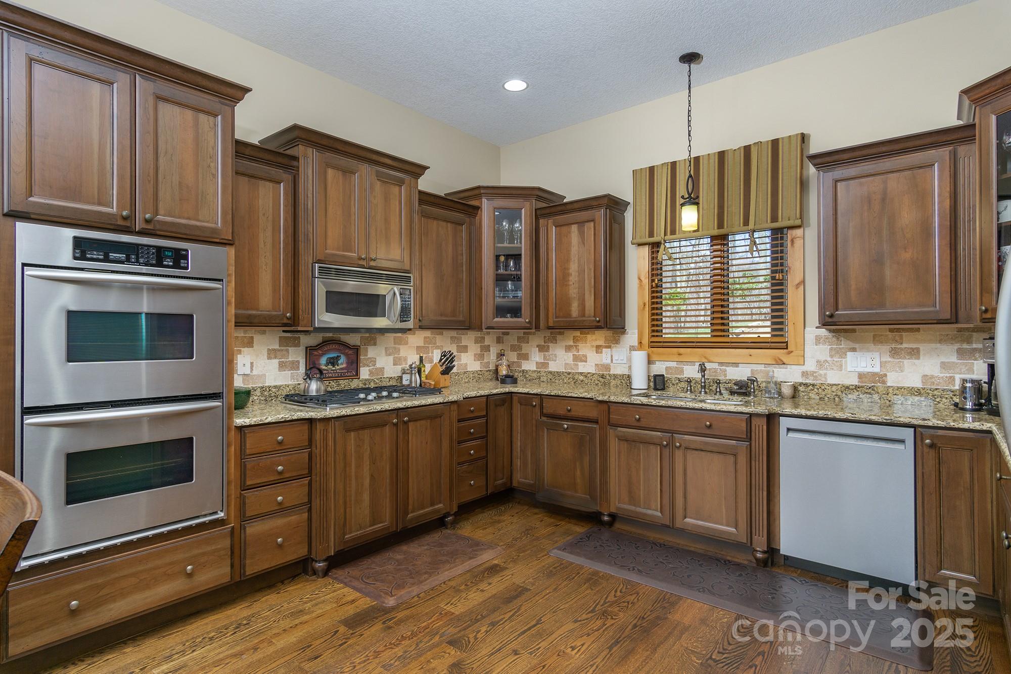 596 N Ridge Runner Road Burnsville NC 28714