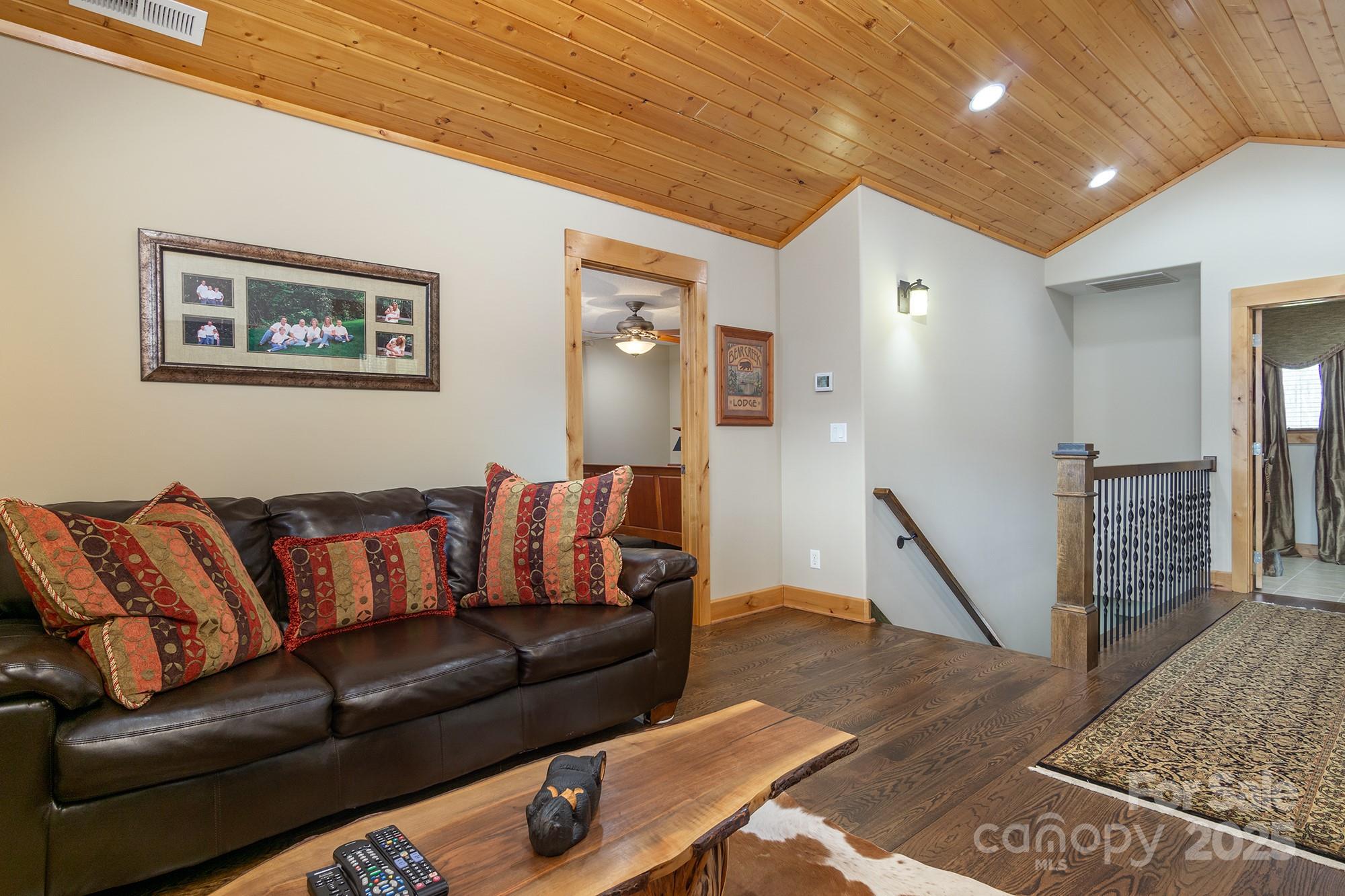 596 N Ridge Runner Road Burnsville NC 28714