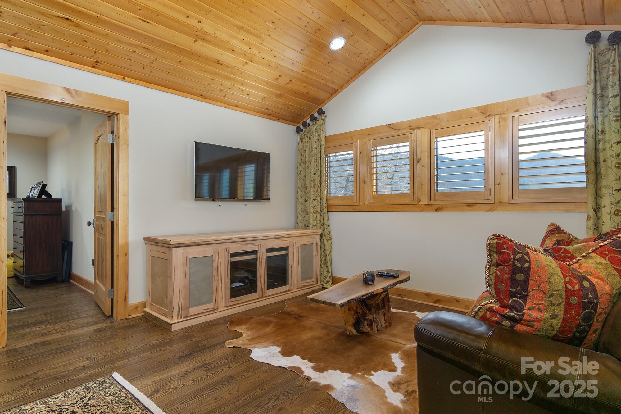596 N Ridge Runner Road Burnsville NC 28714