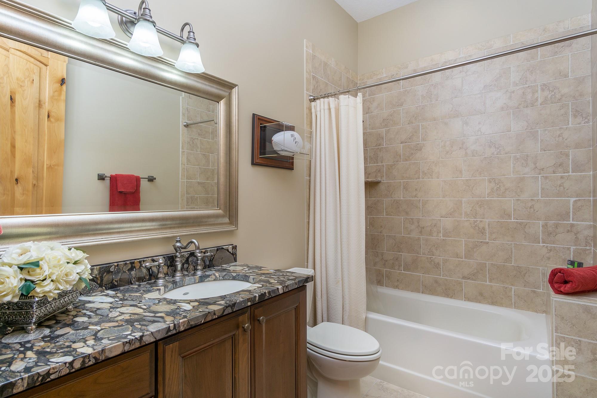 596 N Ridge Runner Road Burnsville NC 28714