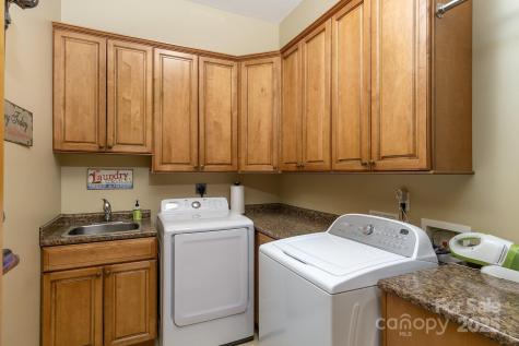 596 N Ridge Runner Road Burnsville NC 28714