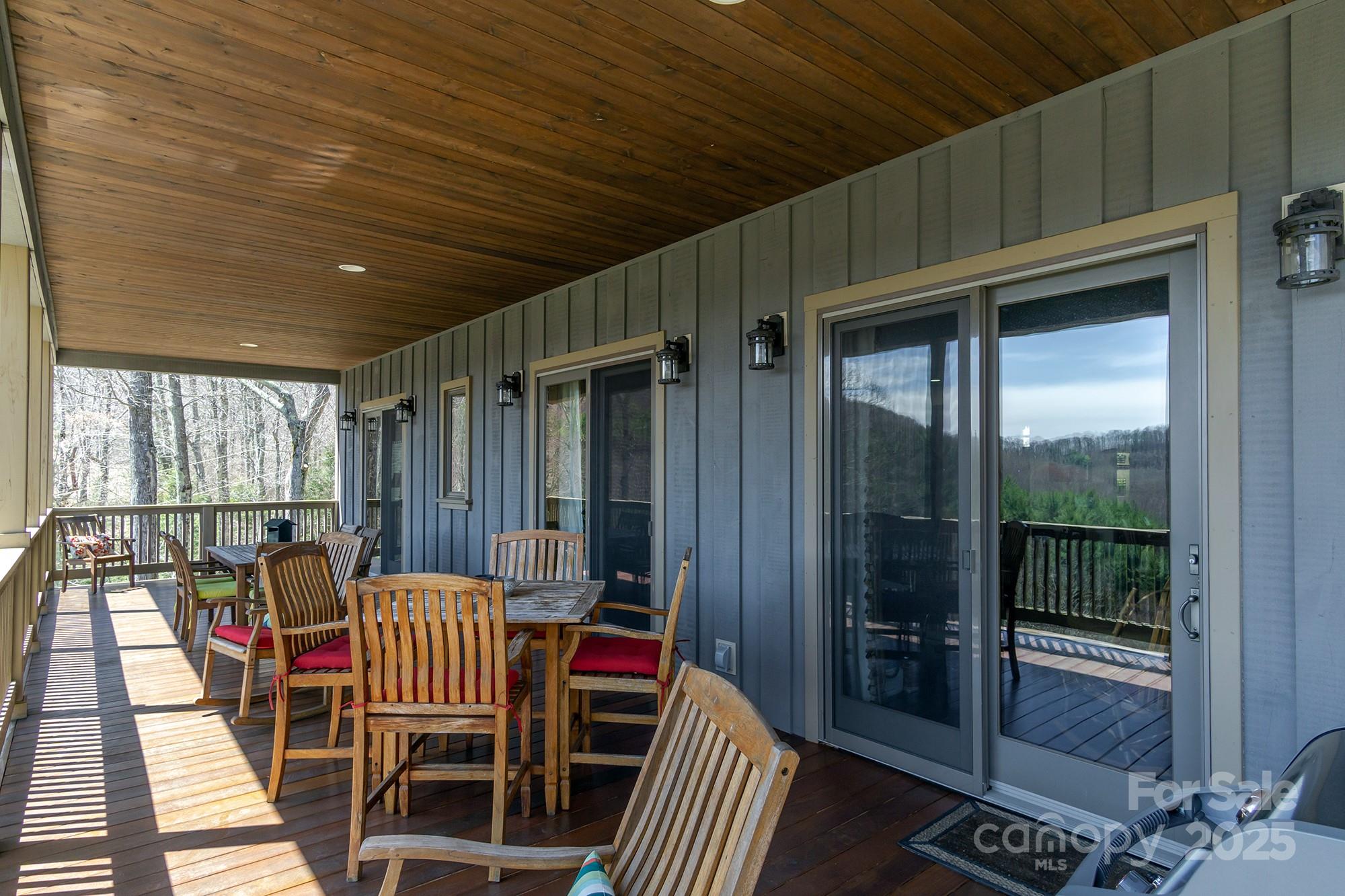 596 N Ridge Runner Road Burnsville NC 28714