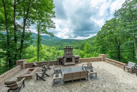 596 N Ridge Runner Road Burnsville NC 28714