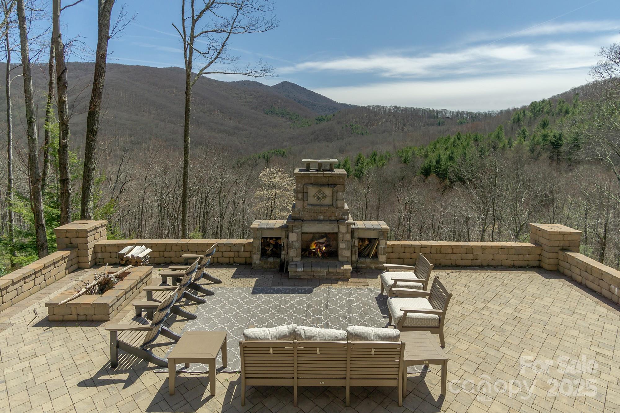 596 N Ridge Runner Road Burnsville NC 28714