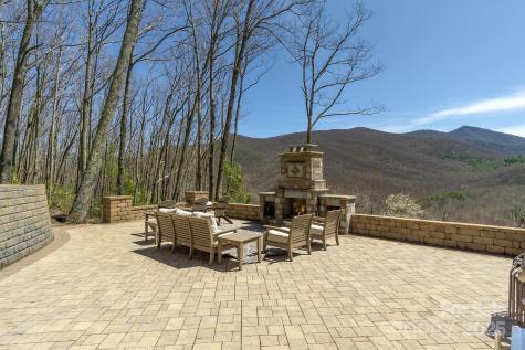 596 N Ridge Runner Road Burnsville NC 28714