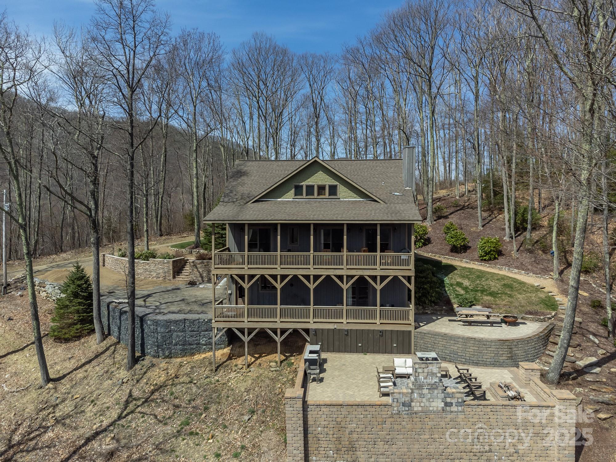 596 N Ridge Runner Road Burnsville NC 28714